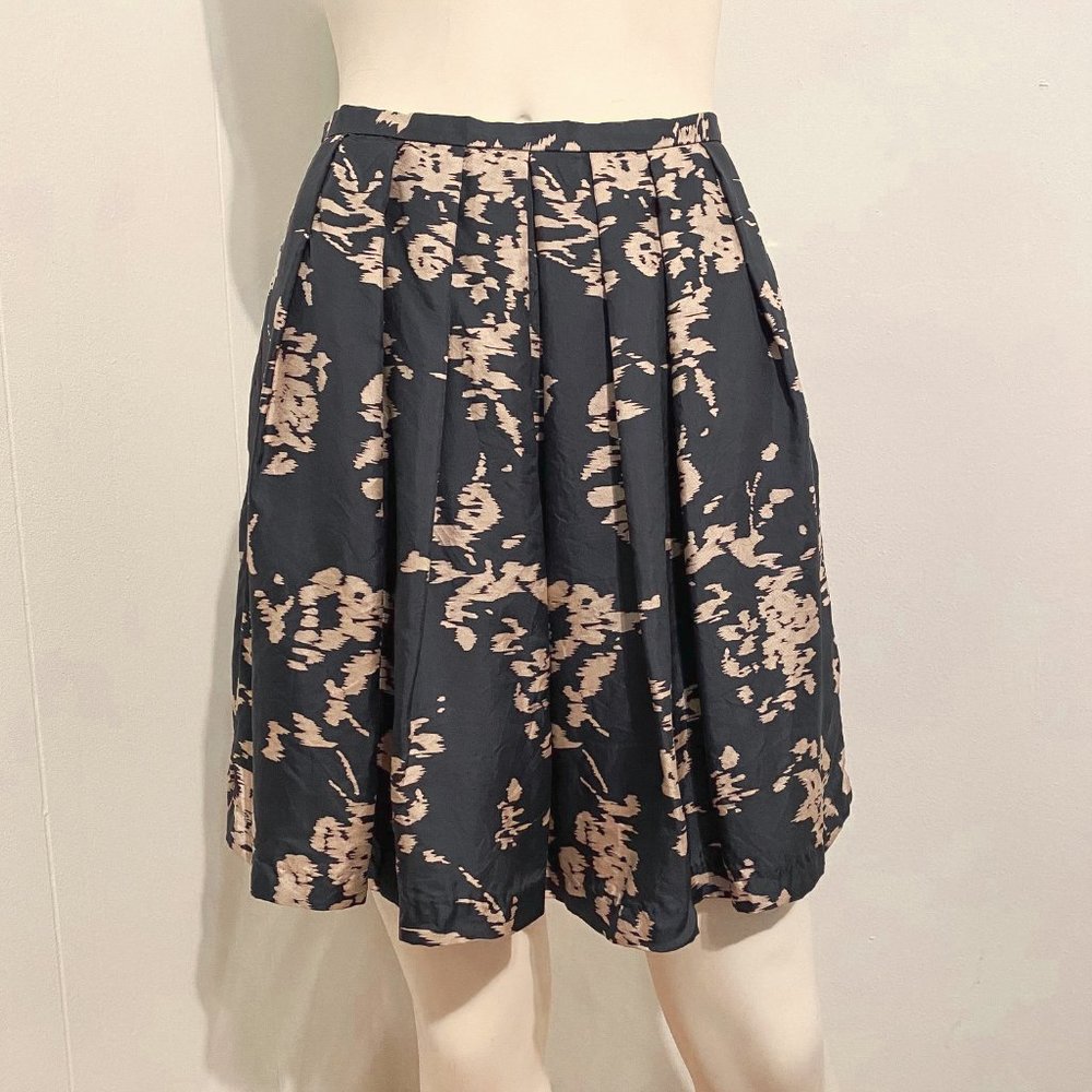 BARNEYS NY High Waist Navy Silk Floral Abstract Pleated Skirt | Size 2